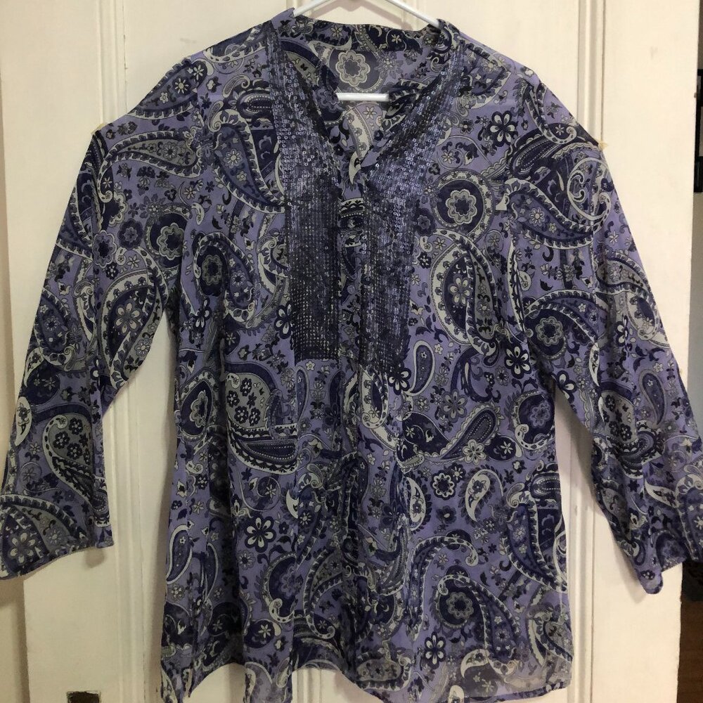 Women's light-weight top